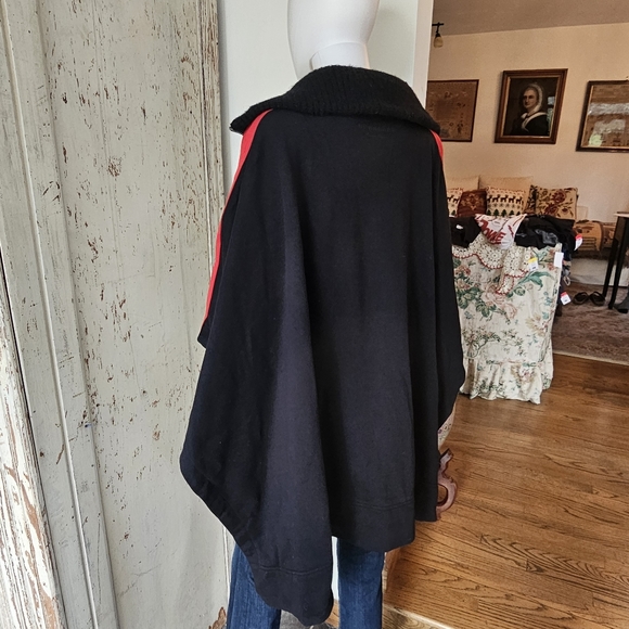 NWOT Burberry Madyrose Sweatshirt Style Sports Poncho - Picture 6 of 16